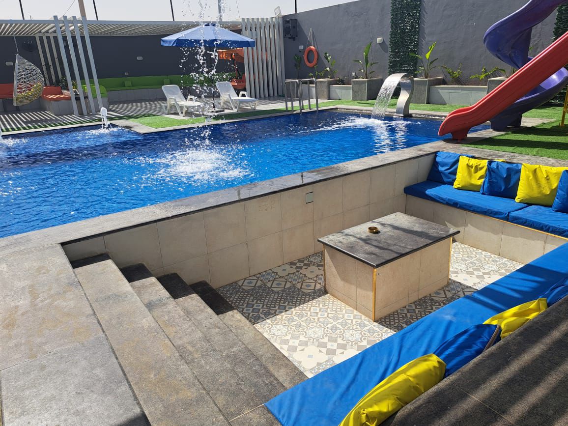 مدخل المسبح والركن المغمور